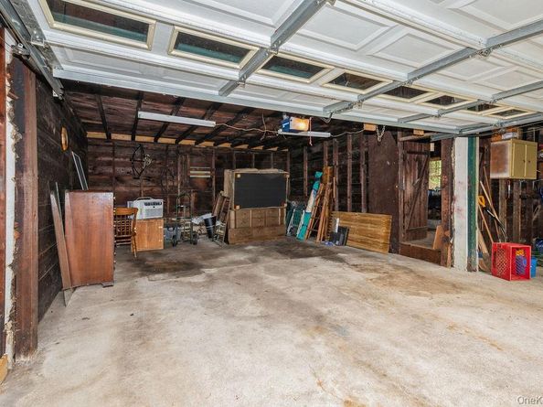324 Linden Place, Westbury NY 11590
