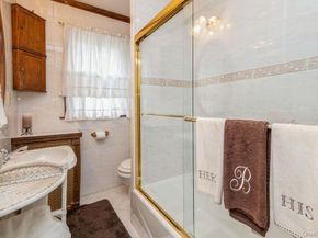 324 Linden Place, Westbury NY 11590