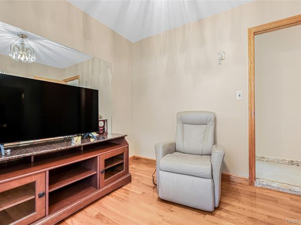10-08 147th St, Whitestone NY 11357