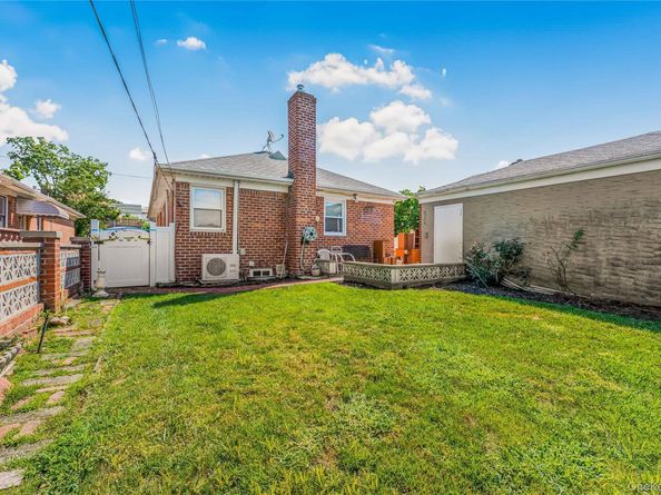 10-08 147th St, Whitestone NY 11357