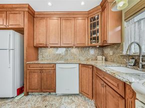 10-08 147th St, Whitestone NY 11357