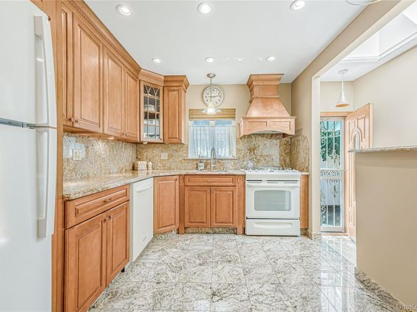 10-08 147th St, Whitestone NY 11357