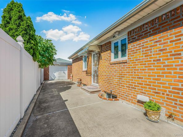 10-08 147th St, Whitestone NY 11357