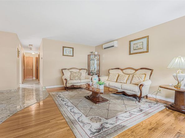 10-08 147th St, Whitestone NY 11357