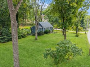 10 Goose Hill Road, Cold Spring Harbor NY 11724