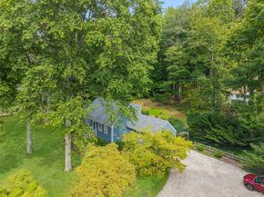 10 Goose Hill Road, Cold Spring Harbor NY 11724