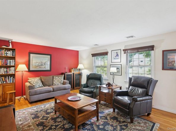 10 Goose Hill Road, Cold Spring Harbor NY 11724