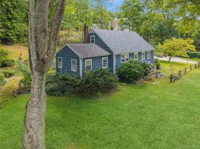 10 Goose Hill Road, Cold Spring Harbor NY 11724