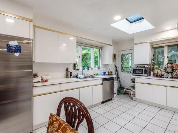 3 Hemsley Lane, Great Neck NY 11023