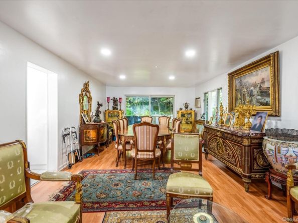 3 Hemsley Lane, Great Neck NY 11023