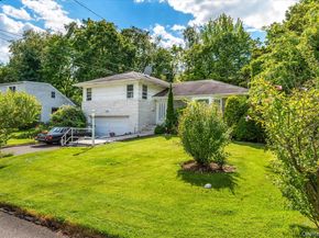3 Hemsley Lane, Great Neck NY 11023