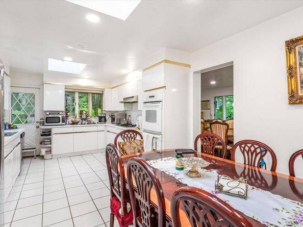 3 Hemsley Lane, Great Neck NY 11023