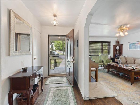 101 Cresthill Road, Yonkers NY 10710