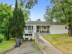 101 Cresthill Road, Yonkers NY 10710