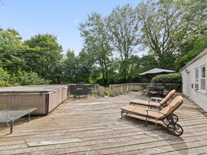 101 Cresthill Road, Yonkers NY 10710