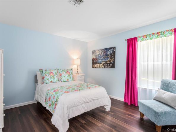 130 Hampton Vista Drive, Manorville NY 11949