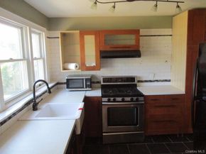 91 Doges Promenade, Lindenhurst NY 11757