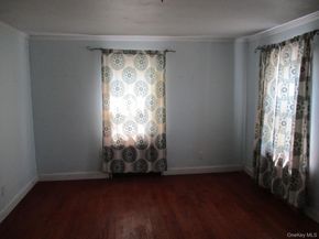 91 Doges Promenade, Lindenhurst NY 11757