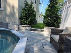 2593 Loftus Avenue, Oceanside NY 11572