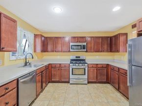 32 Tamarack Street, Central Islip NY 11722