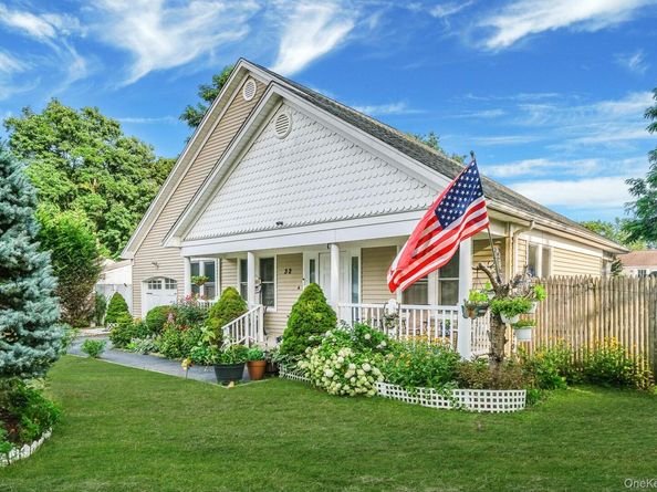 32 Tamarack Street, Central Islip NY 11722