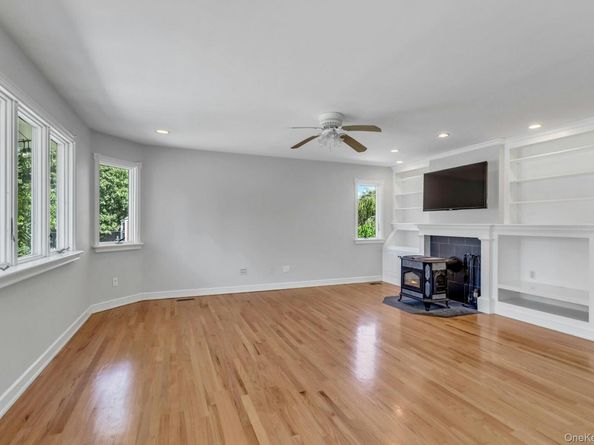 44 Bay Avenue, Bayport NY 11705