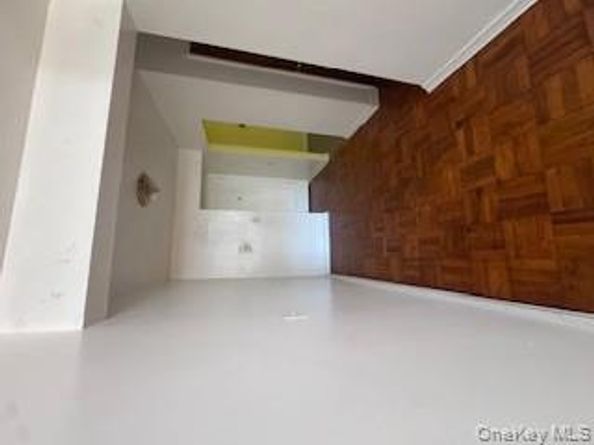 8830 182nd Street 1E, Jamaica NY 11423