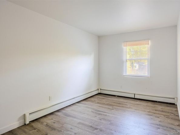 11 Seymour Lane, Medford NY 11763