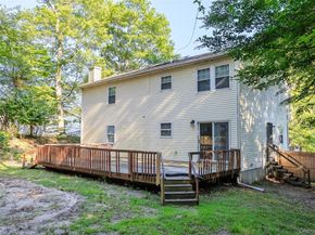 11 Seymour Lane, Medford NY 11763