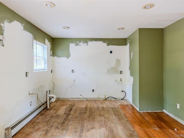 11 Seymour Lane, Medford NY 11763
