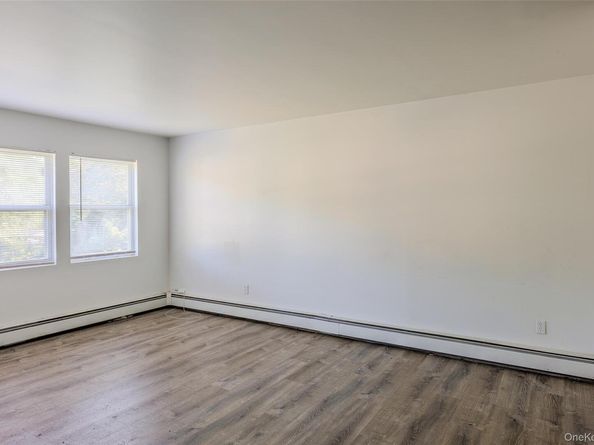 11 Seymour Lane, Medford NY 11763