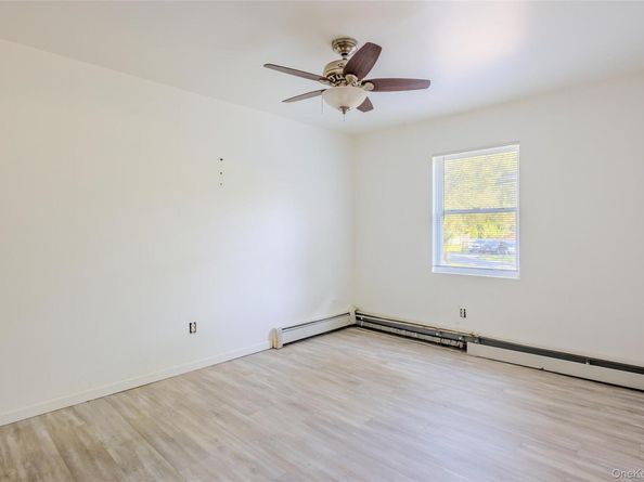 11 Seymour Lane, Medford NY 11763