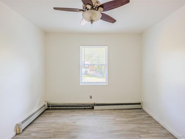 11 Seymour Lane, Medford NY 11763