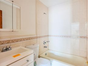 11 Seymour Lane, Medford NY 11763