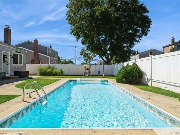 14 Osceola Avenue, Deer Park NY 11729