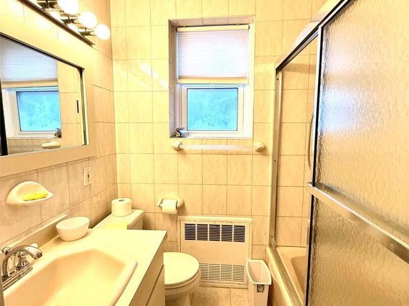 125-21 5 Ave, College Point NY 11356