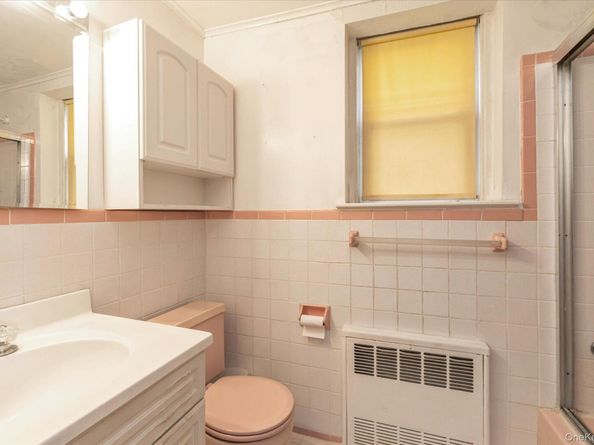 125-21 5 Ave, College Point NY 11356