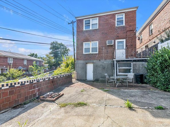 125-21 5 Ave, College Point NY 11356