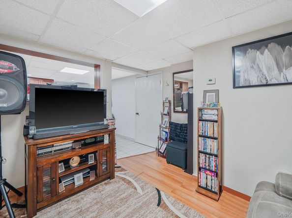 1022 Rosegold Street, Franklin Square NY 11010