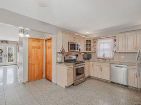1022 Rosegold Street, Franklin Square NY 11010