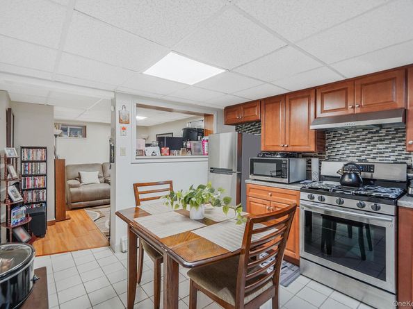 1022 Rosegold Street, Franklin Square NY 11010