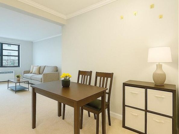 7355 210 Street 2P, Flushing NY 11364