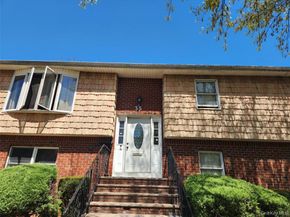 35 Mulford Place, Hempstead NY 11550