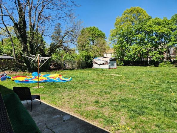 35 Mulford Place, Hempstead NY 11550