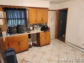 35 Mulford Place, Hempstead NY 11550