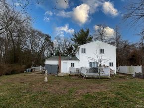 89 Sportsmen Street 4103, Central Islip NY 11722