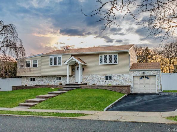 7 Pomper Drive, East Northport NY 11731