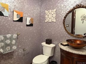 15 Hilltop Drive, Manhasset NY 11030