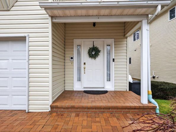 9 Oxford Court, Wheatley Heights NY 11798