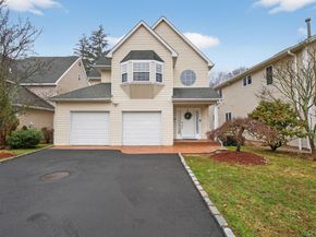 9 Oxford Court, Wheatley Heights NY 11798